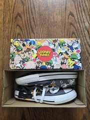 Converse Chuck Taylor All Star Low Top Canvas Lace-Up Looney Tunes Bugs/Daffy