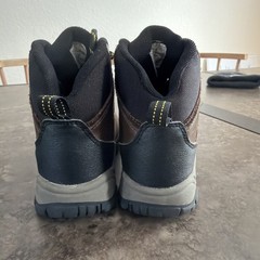 Magellan Outdoor Kids/Boys Hilking Boots Size 13D Brown Leather Lace Up