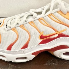 Nike Air Max Plus TN Sunburn White Lava Red Orange FN3857-100 4Y