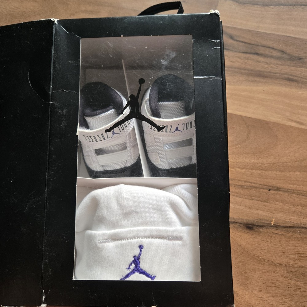 Jordan 11 Retro Gift Pack