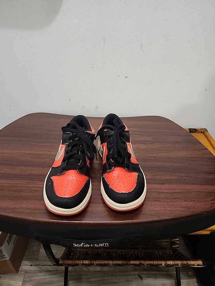 Dv1988-001 Nike Dunk Low Size 1.5Y