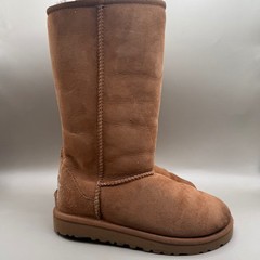 UGG Classic Tall Boots Kids Size 1 Shearling Suede Chestnut Brown 5229