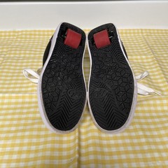 Heelys Pro 20 | 2 | Youth Black Red White Wheeled Lace Up Shoe HE100757 EUC!