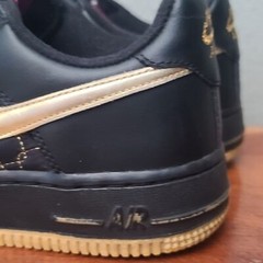 NIKE Air Force 1 Low Top Black Holographic Gold Heat Vintage Sneakers 4Y = 6 Wom