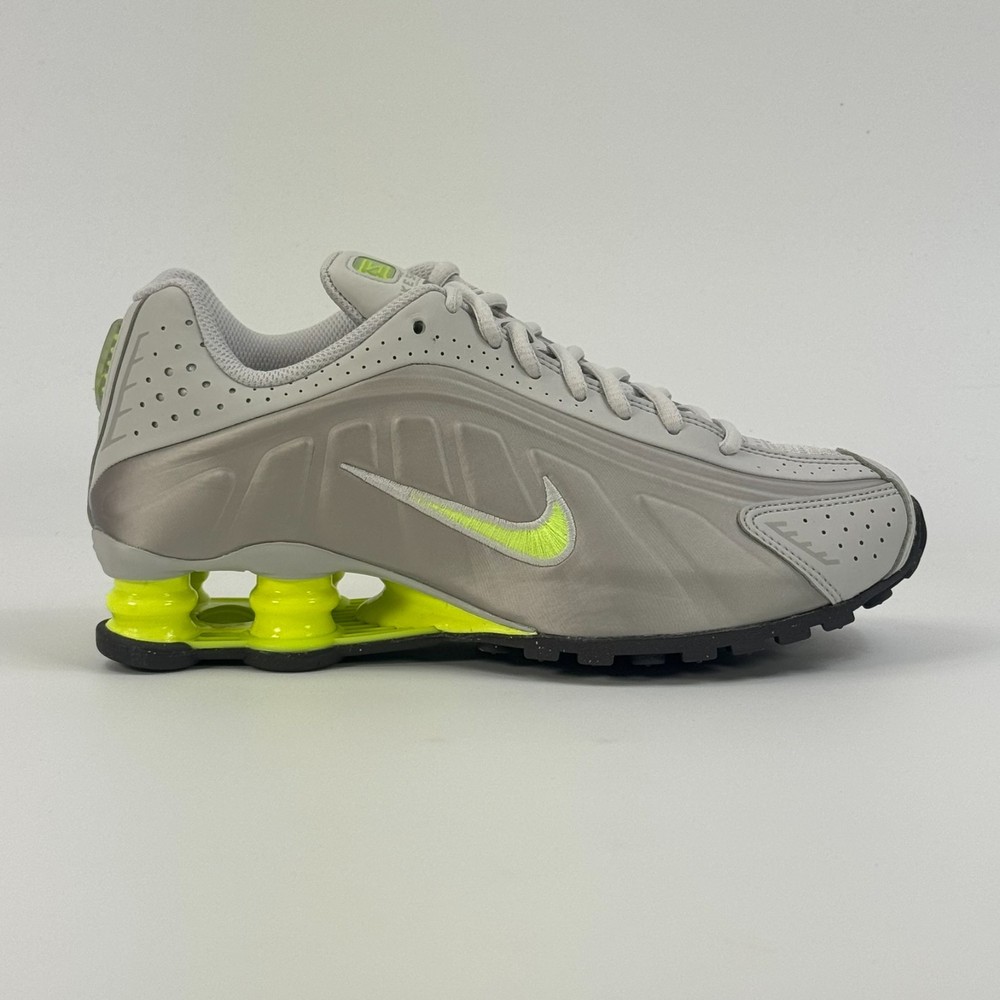Nike GS Shox R4 ‚College Grey Volt‘ CW2626-008 Multi Size