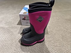 MUCK BOOT COMPANY Kids Rugged II Pink/Black Boot (RG2-400-PNC)