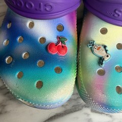Crocs Kids Classic Purple Blue Marbled Clogs Girls Size J3 Charms Slip on Shoes
