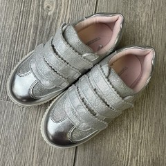 Tucker + Tate Teagin Sneaker Silver Metallic Size 11 Kids