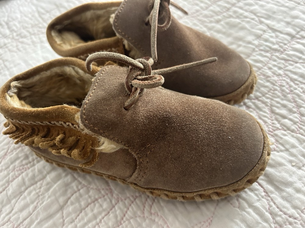 LL BEAN Suede Shearling Lined Good Moc Slippers Shoes Kids Unknown Sz 7.5” F11*