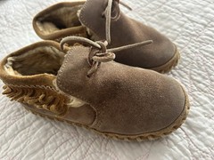 LL BEAN Suede Shearling Lined Good Moc Slippers Shoes Kids Unknown Sz 7.5” F11*