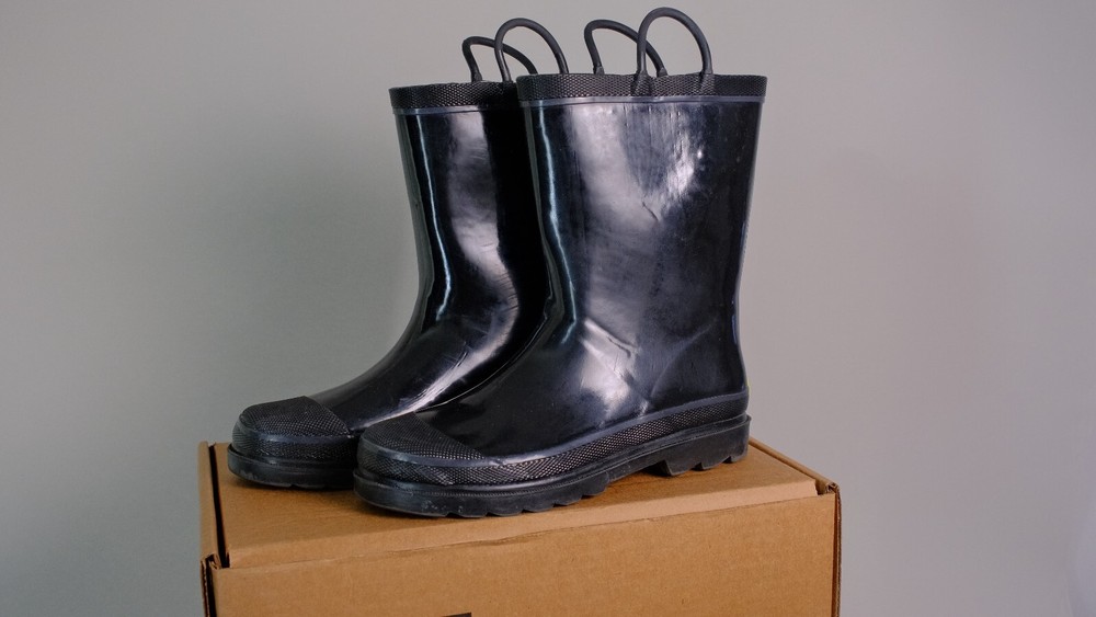 Western Chief Kids Waterproof Rubber Classic Rain Boot w/ Pull Handles 