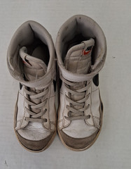 Nike Blazer Mid 77 White Black Basketball Sneakers Size 1 YR Kids DA4087-100