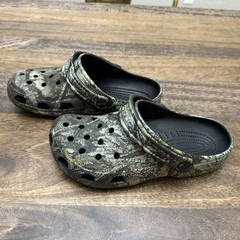 Youth Crocs Size 6 Camo
