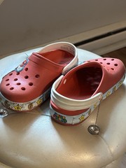 Super Mario Bros. Crocs Classic Lights Clog – Little Kid / Big Kid – Red