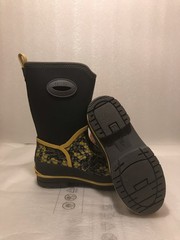Western Chief Power Pixel Neoprene Cold Weather Boot, Charcoal – Kids Size: 2