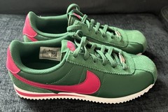 Nike Cortez Textile Big Kids‘ Size 4 Y- Shoes (Gorge Green/White/Wild Cherry)