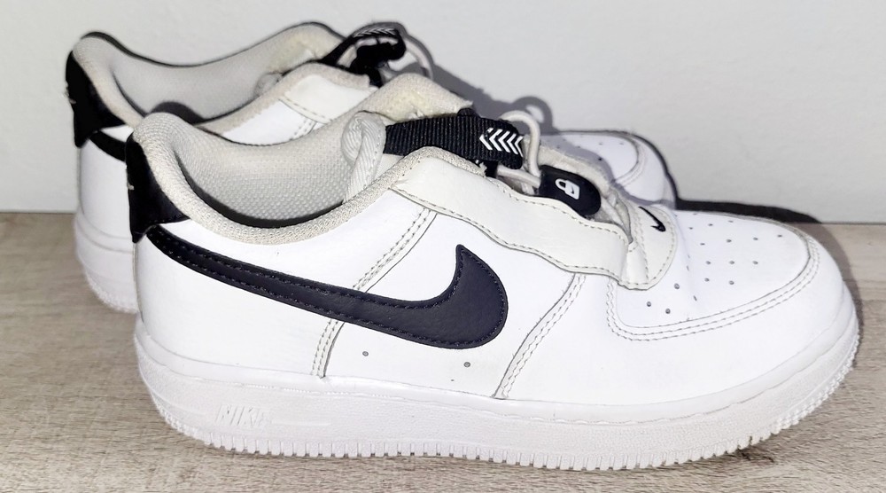 Nike Air Force 1 Toggle Stretch Lace White Black Swoosh CU5287-104 Size 1.5Y Kid