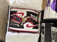 Jordan 1 Mid – ‘White Very Berry’ – PS Size 3y – Pre-Owned