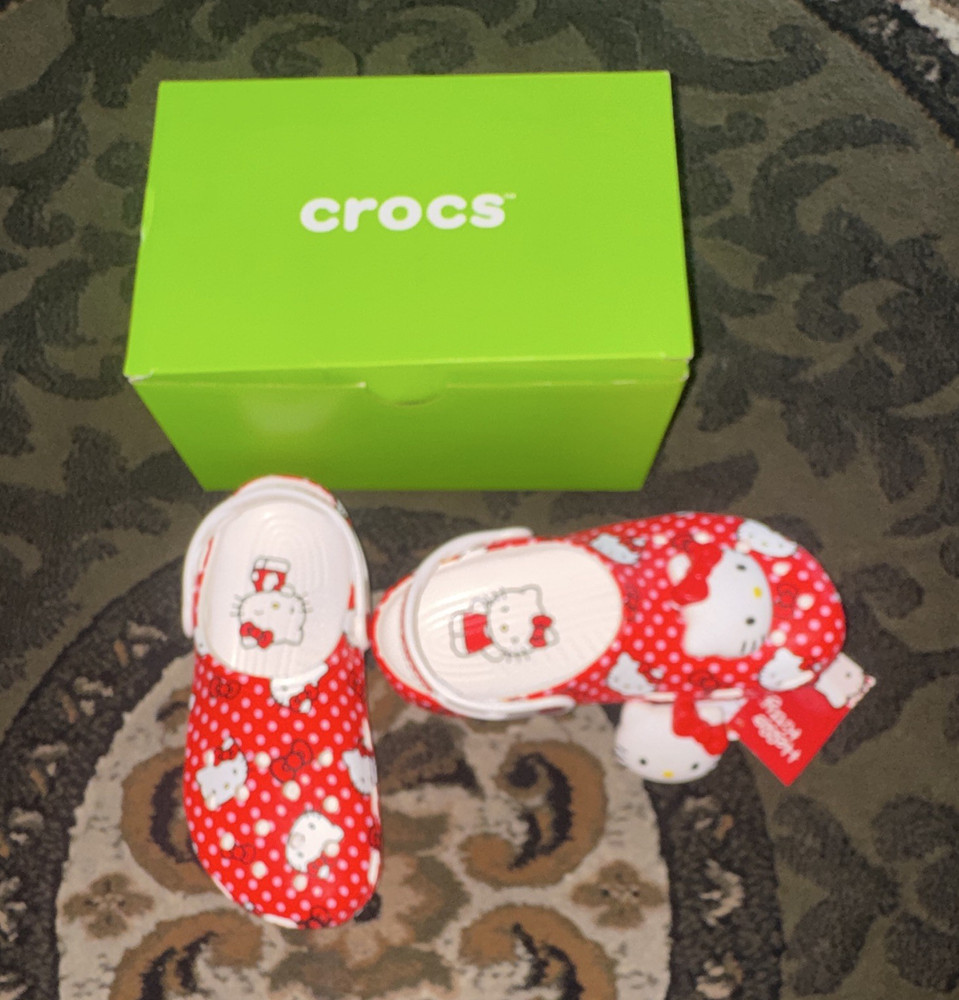 Crocs Classic Hello Kitty Red White Polka Dot Clogs Kids (W7 M5) New with Box