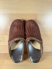 Sven Clogs Brown Leather Clogs Girls EU 34 Plain Toe Strap