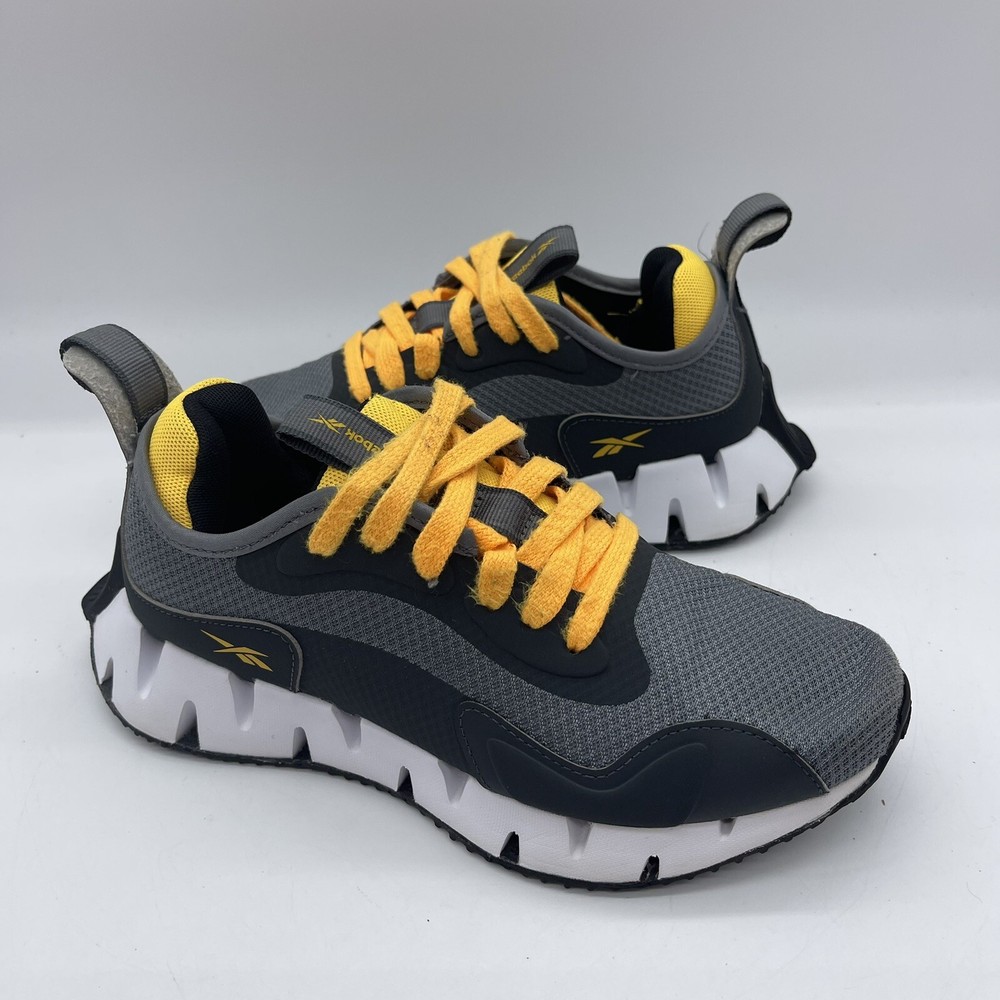 Reebok FZ1259 Zig Dynamica Youth Size 3.5 Athletic Sneakers Black Yellow Shoes