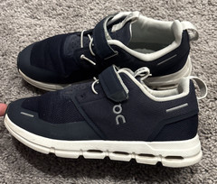 Nice! On Cloud Play Unisex Kids Running Shoes Midnight/white – Size K3