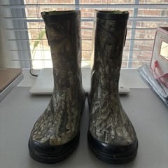 Magellan Outdoors Real Tree Edge Camo Waterproof Rubber Rain Boots Youth Size 3