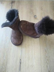 UGG Australia kids boots Bailey button (brown/size 8)