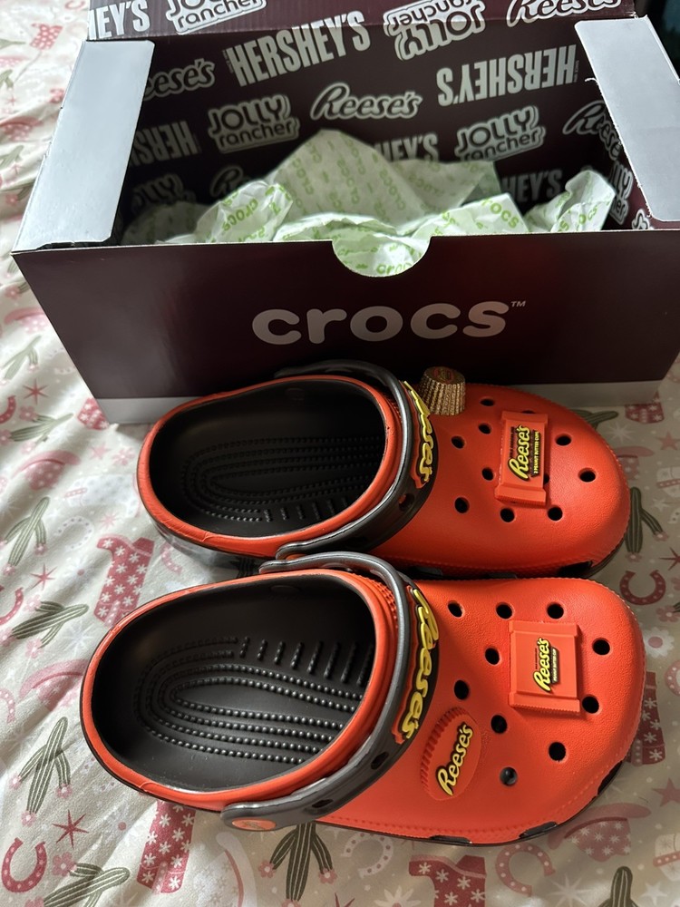 Crocs Hershey’s Reese’s Classic Clog Orange Espresso Size J2 New With Box