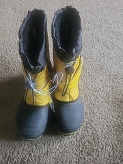 Snow Boots Grade School Size 4 Yellow/Black