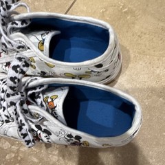 Disney Mickey Mouse Canvas Low Top Lace-Up Sneakers Unisex Kids Size 6