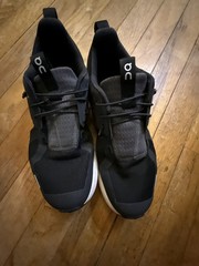 On Cloud Sky For Youth Black Eclipse Running Shoe Youth 6 Unisex with Cloudtec