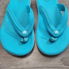 Crocs Kids Crocband Flip Flops Teal Blue Sporty Sandals size 2 2J Summer Casual