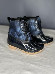 Epicstep Boots Kids Size 8 Black Blue Camo Duck Boot Rain Snow Lace Up Rubber