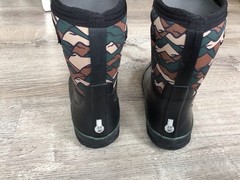 Bogs Neo-Classic Landscape Boots Kids Size 4 Black Camo Waterproof Winter 73236