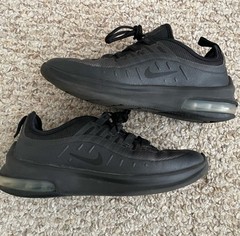 Nike Air Max Axis Youth Size 3