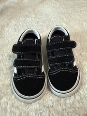 VANS Old Skool V Black White Hook & Loop Unisex Kids Sneaker US Size 5c