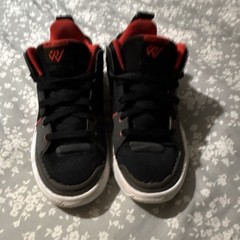 Jordan Unisex Kids Size 7 Low Top Lace-Up Basketball Sneakers Black/Red/White