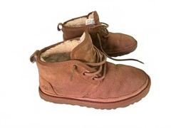 UGG Neumel II Unisex Kid Chukka Boot, Size 6 -Camel
