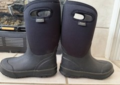 Bogs Classic High Handle Pull On Black Youth Kids Rain Snow Boots Size 4 EUC