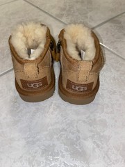 UGG Kids Classic Ultra Mini Mini Boots Chestnut 1130750K Shearling Fur sz 8