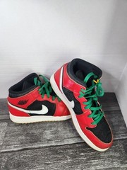 Size 6.5 (GS) – Jordan 1 SE Mid Christmas