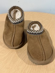 UGG Tasman LTA „Chestnut“ Slipper Size 8T