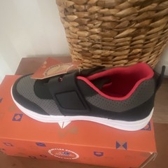 Oomphies Devon Black Hook & Loop Low Top Sneakers Kids US 12 YOUTH
