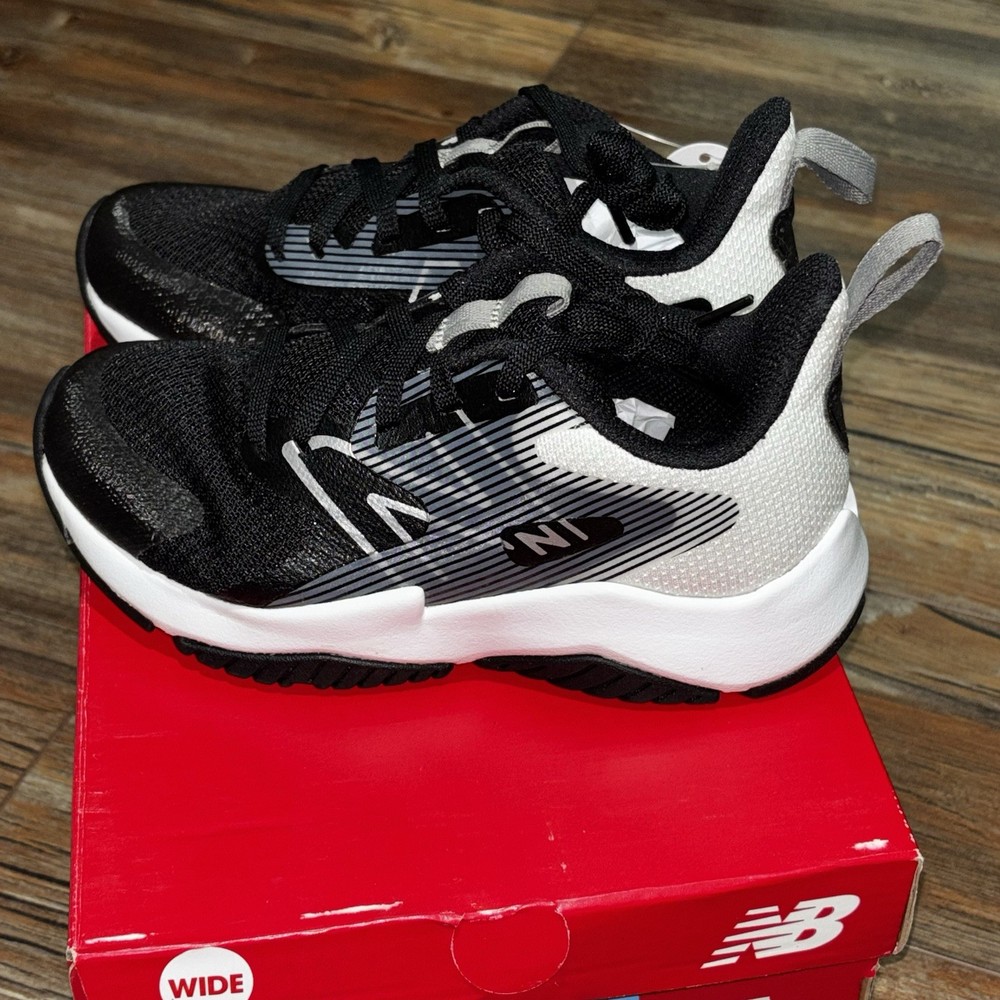 Size 11.5 Wide New Balance Kids Rave Run V2 BLACK/White PKRAVBW2 NEW W/ BOX