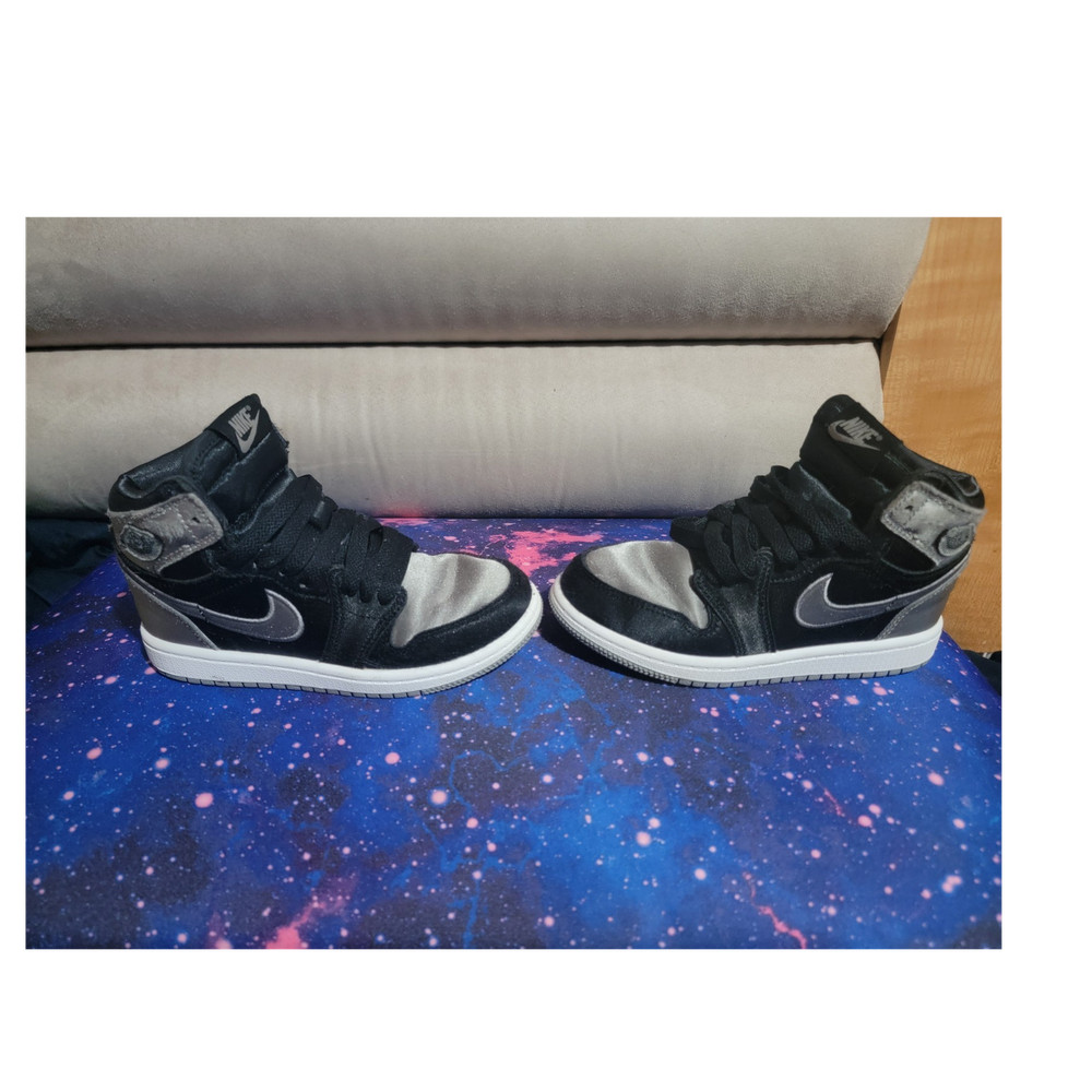 Nike Air Jordan 1 High OG Black Silver 12C Unisex Kids Athletic Sneaker