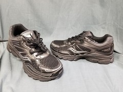 Saucony Omni 9 Sneakers Black Kids Size 7 Brand New no Box !!