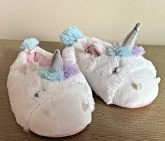 Children’s Size 7/8 Plush Unicorn Slippers Toddler Carter’s