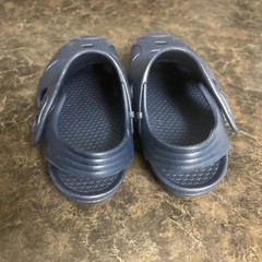 Okabashi Navy Rubber Slip On Sandals Kids Size 9