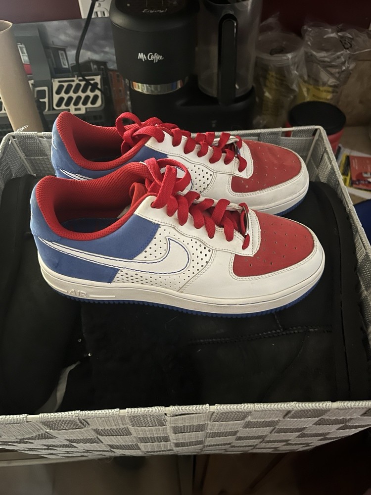 Nike Black/White/Red/Blue Size 6Y